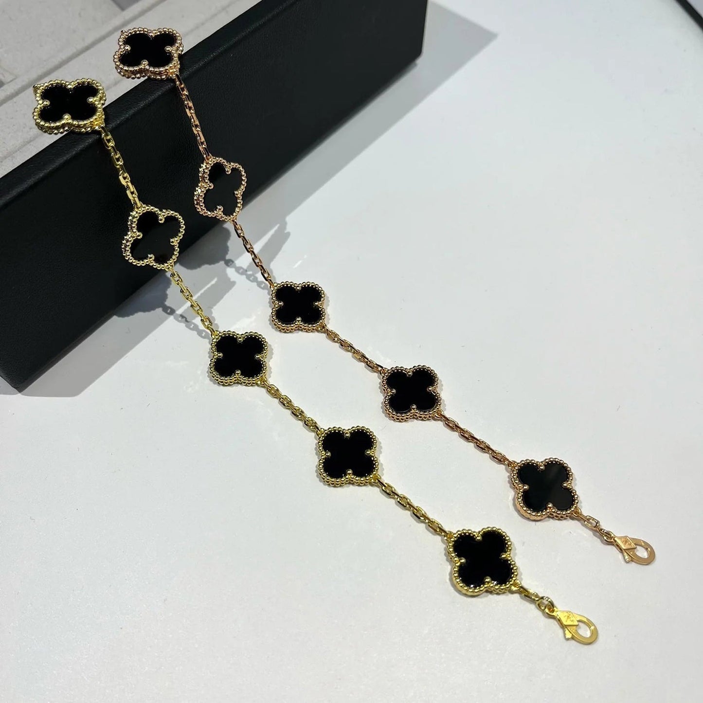 [AuraEcho] CLOVER 5 MOTIF ONYXS BRACELET COLLECTION
