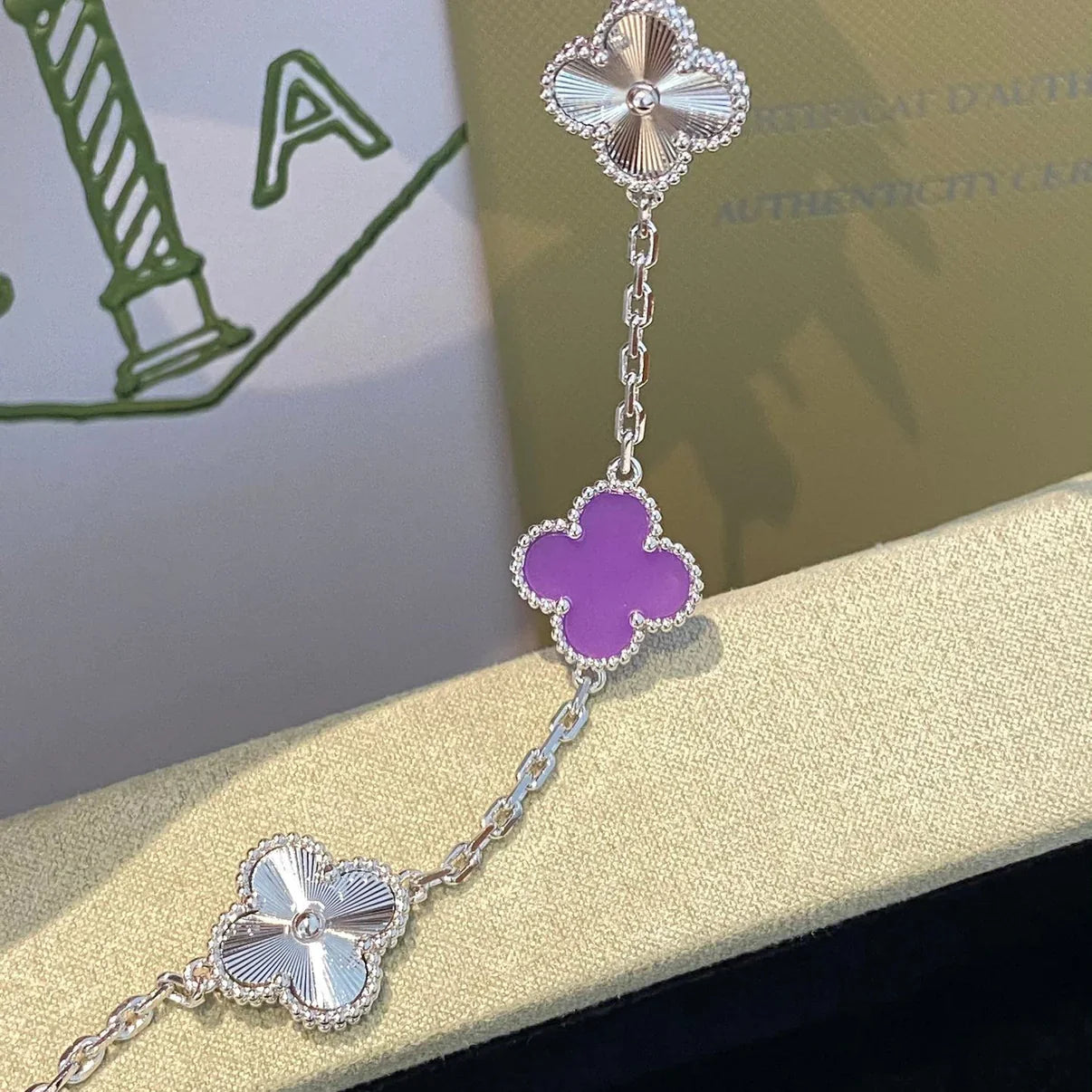 [AuraEcho] CLOVER 5 MOTIF VIOLET BRACELET COLLECTION