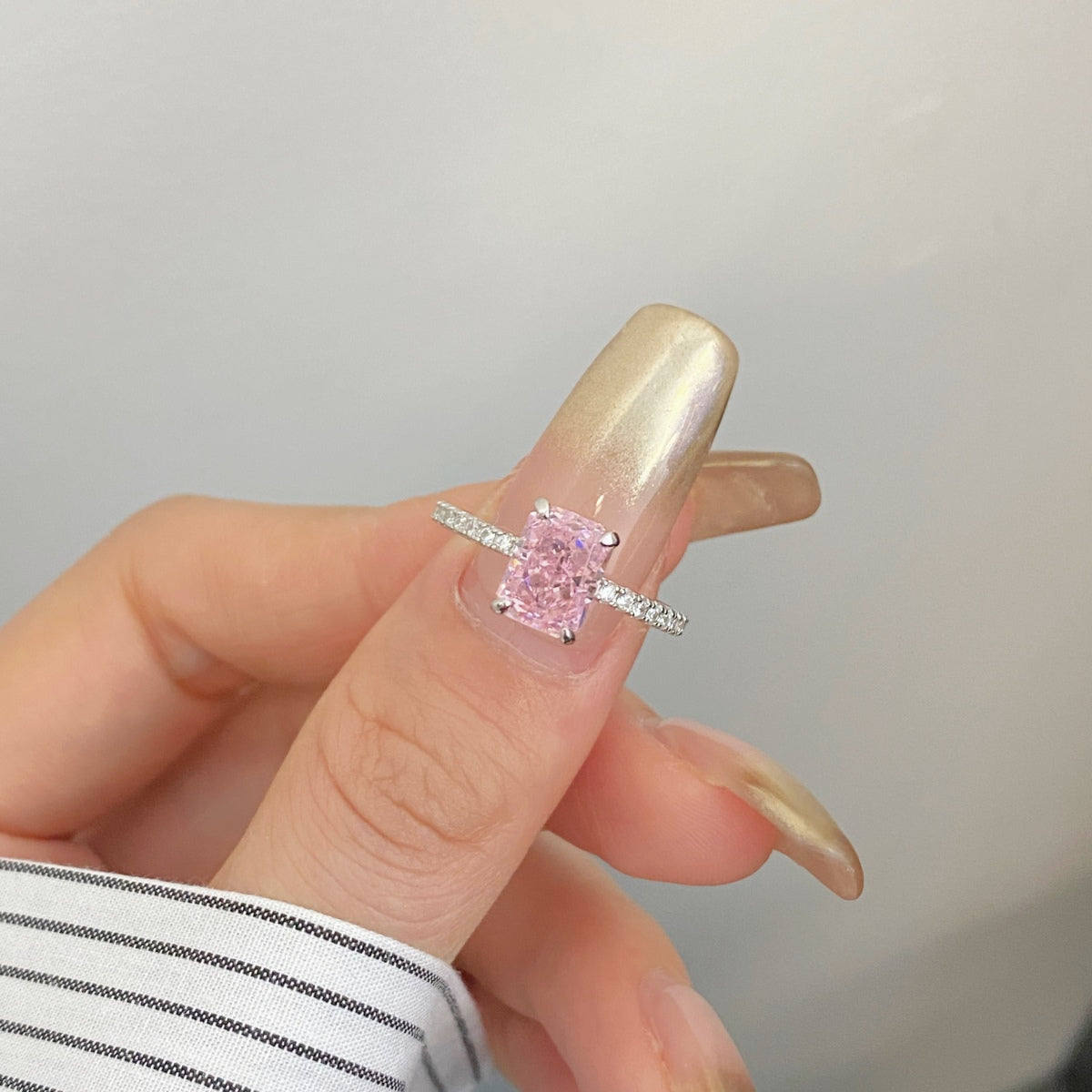 [AuraEcho]2.0 Carat Dazzling Sparkling Radiant Cut Party Ring