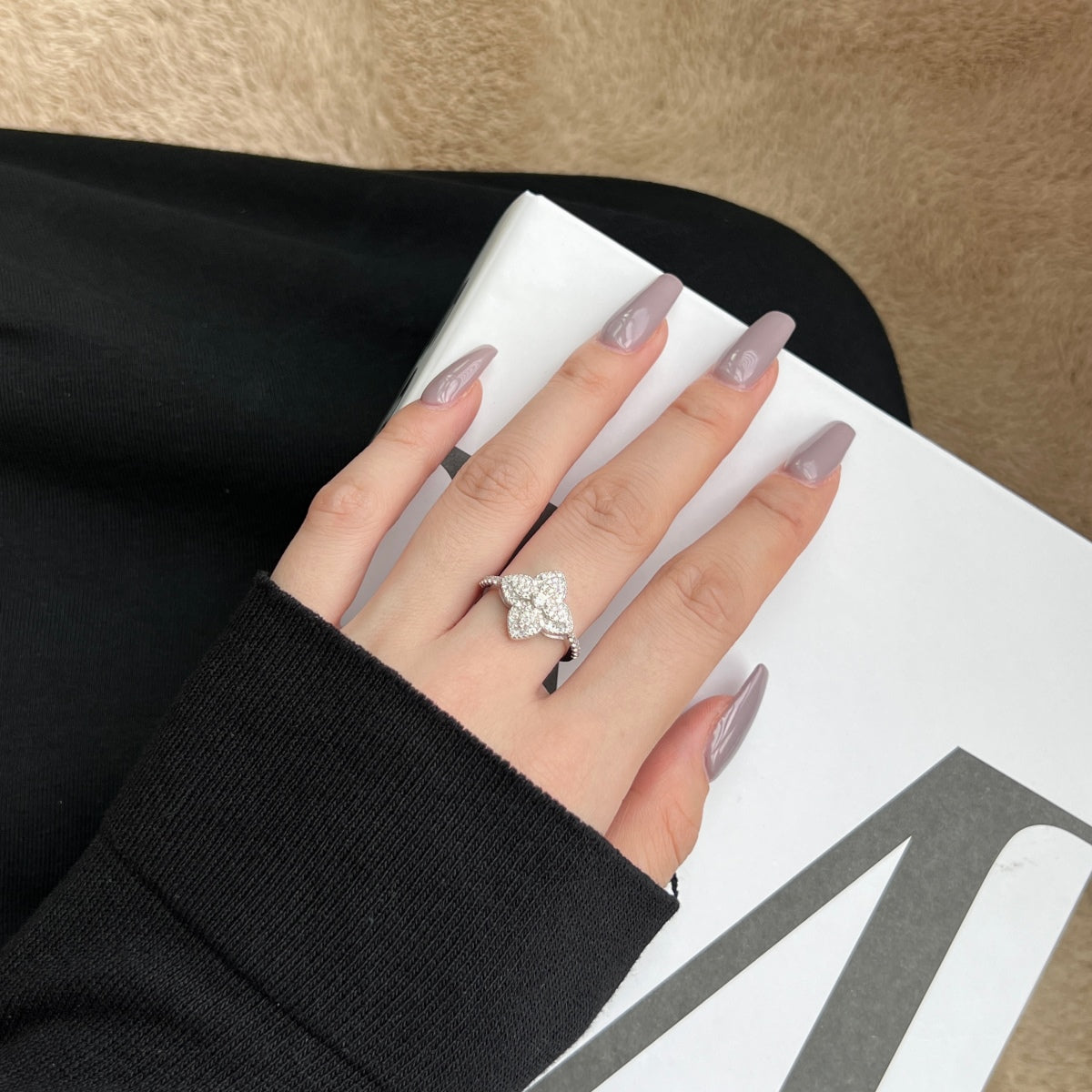 [AuraEcho]Luxurious Colorful Flower Shape Banquet Ring