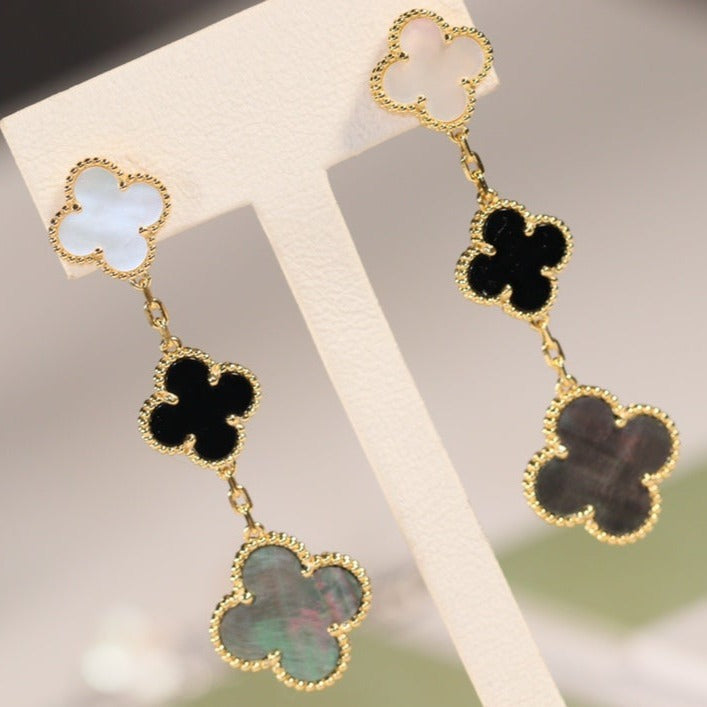[AuraEcho]CLOVER EARRINGS GOLD ONYX MOP 3 MOTIF