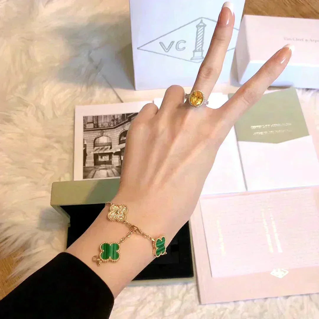 [AuraEcho] CLOVER 5 MOTIF MALACHITE BRACELET COLLECTION