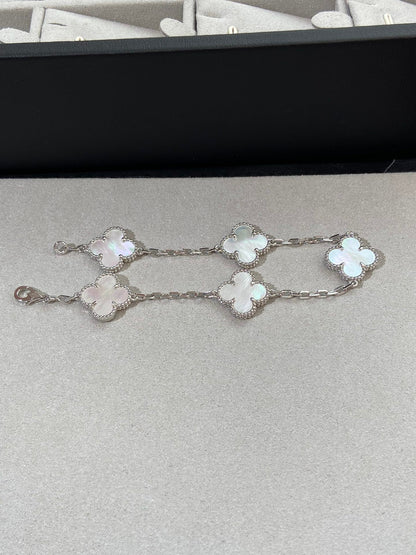 [AuraEcho]CLOVER WHITE PEARL MOP 5 MOTIF BRACELET COLLECTION