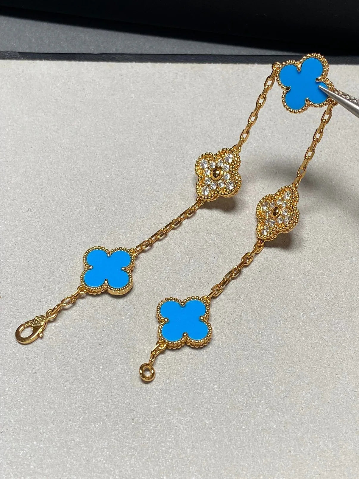 [AuraEcho] CLOVER 5 MOTIF BLUE AGATE BRACELET COLLECTION