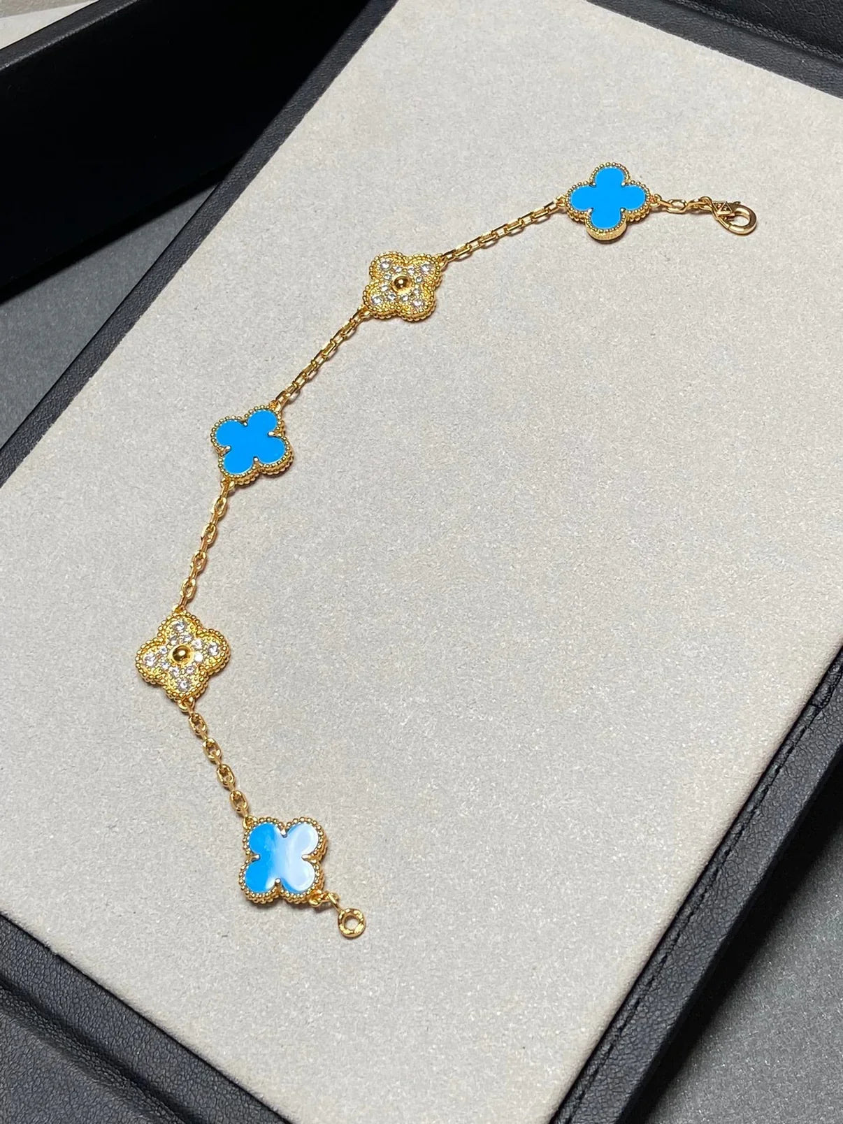 [AuraEcho] CLOVER 5 MOTIF BLUE AGATE BRACELET COLLECTION