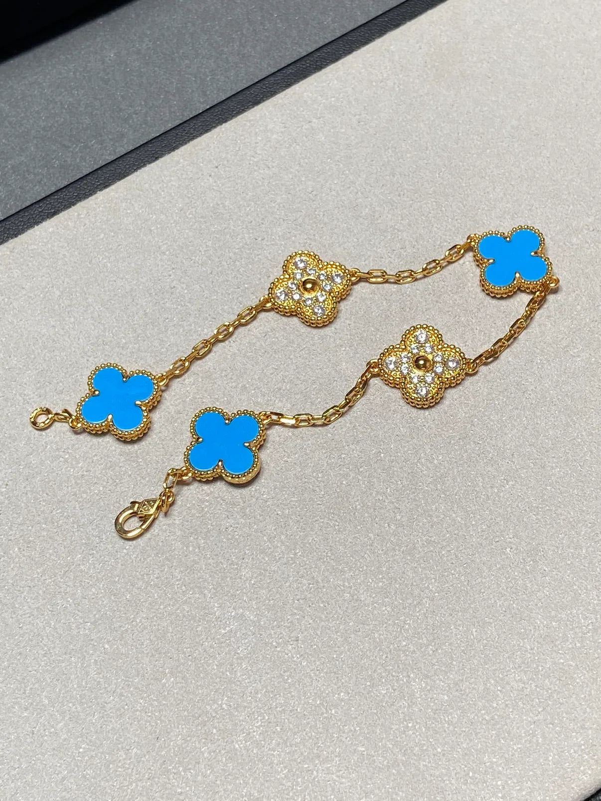 [AuraEcho] CLOVER 5 MOTIF BLUE AGATE BRACELET COLLECTION
