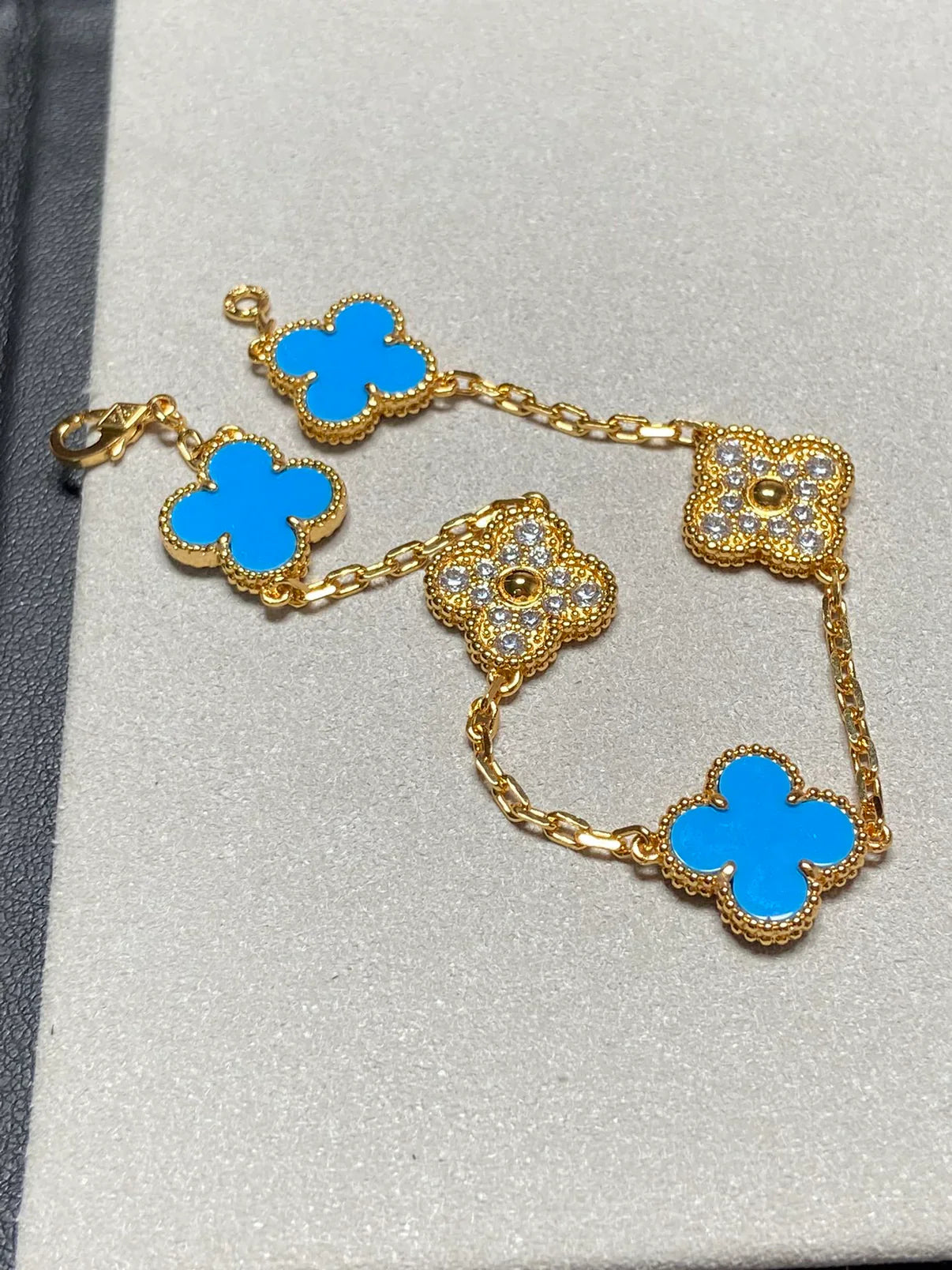 [AuraEcho] CLOVER 5 MOTIF BLUE AGATE BRACELET COLLECTION