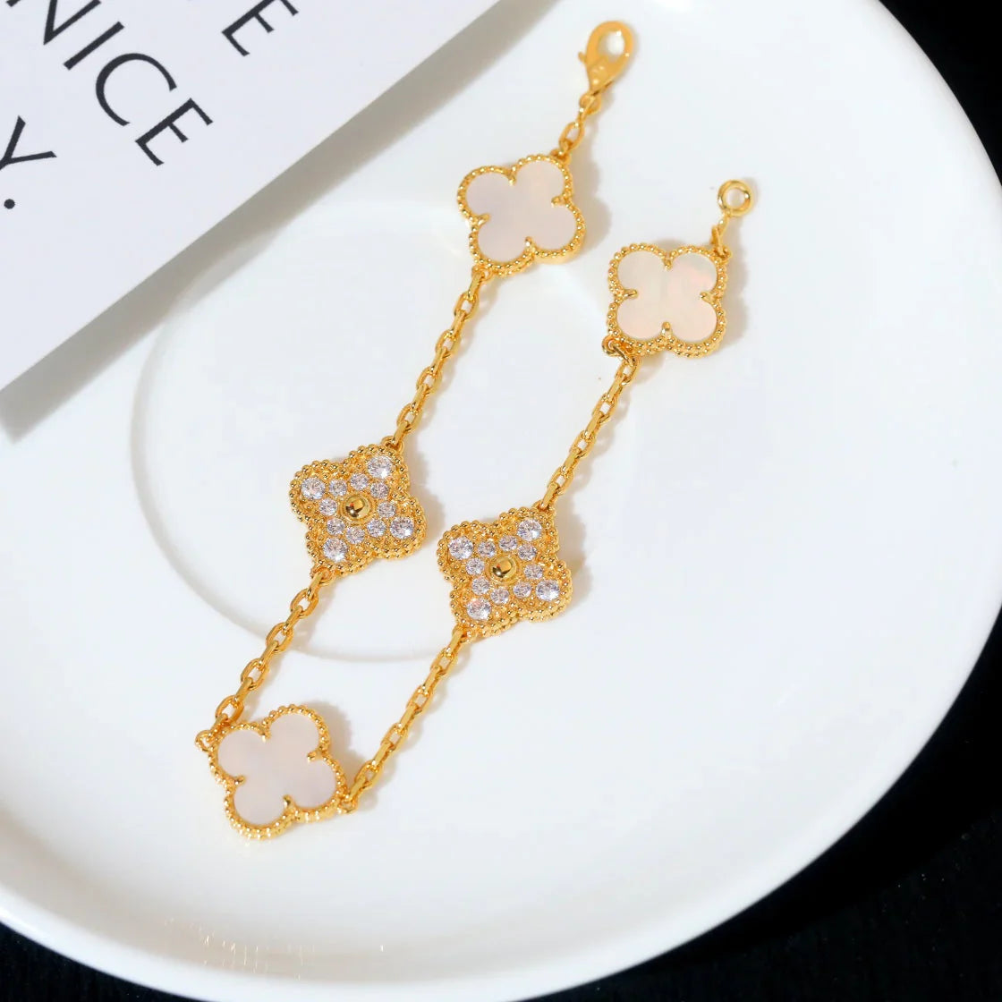 [AuraEcho]CLOVER WHITE PEARL MOP 5 MOTIF BRACELET COLLECTION