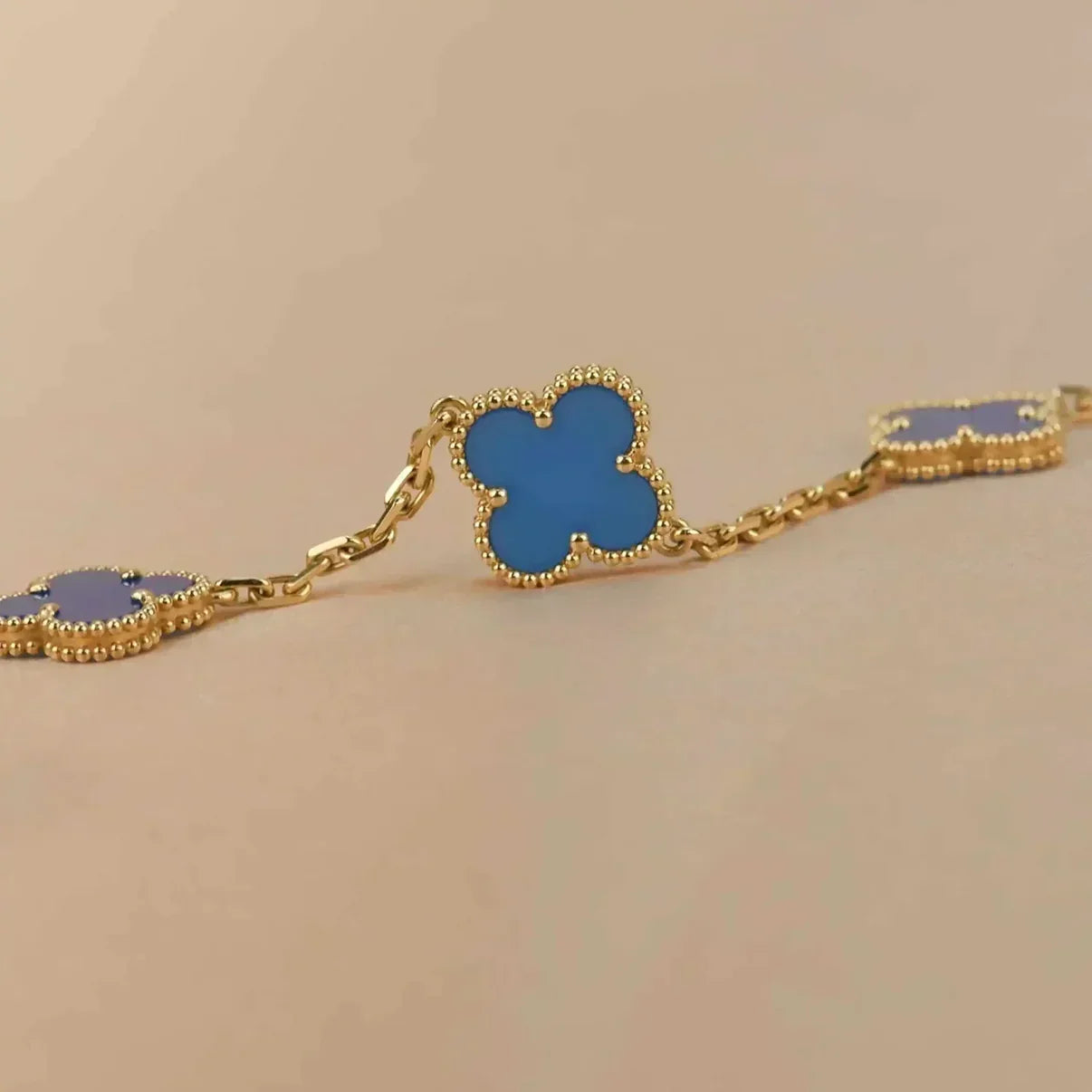 [AuraEcho] CLOVER 5 MOTIF BLUE AGATE BRACELET COLLECTION