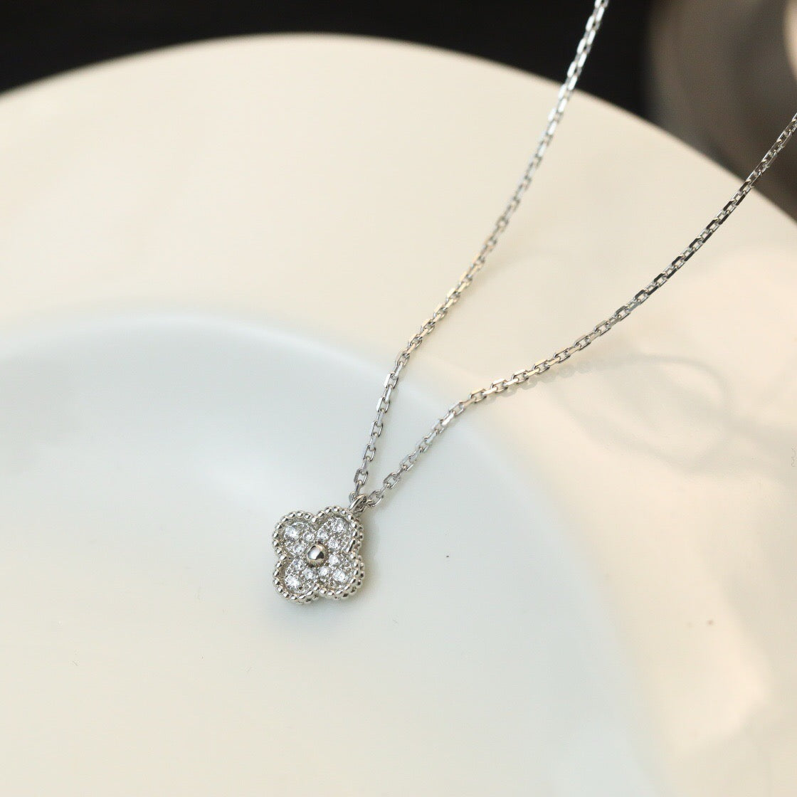 [AuraEcho]CLOVER MINI 9.5MM PENDANT DIAMOND NECKLACE