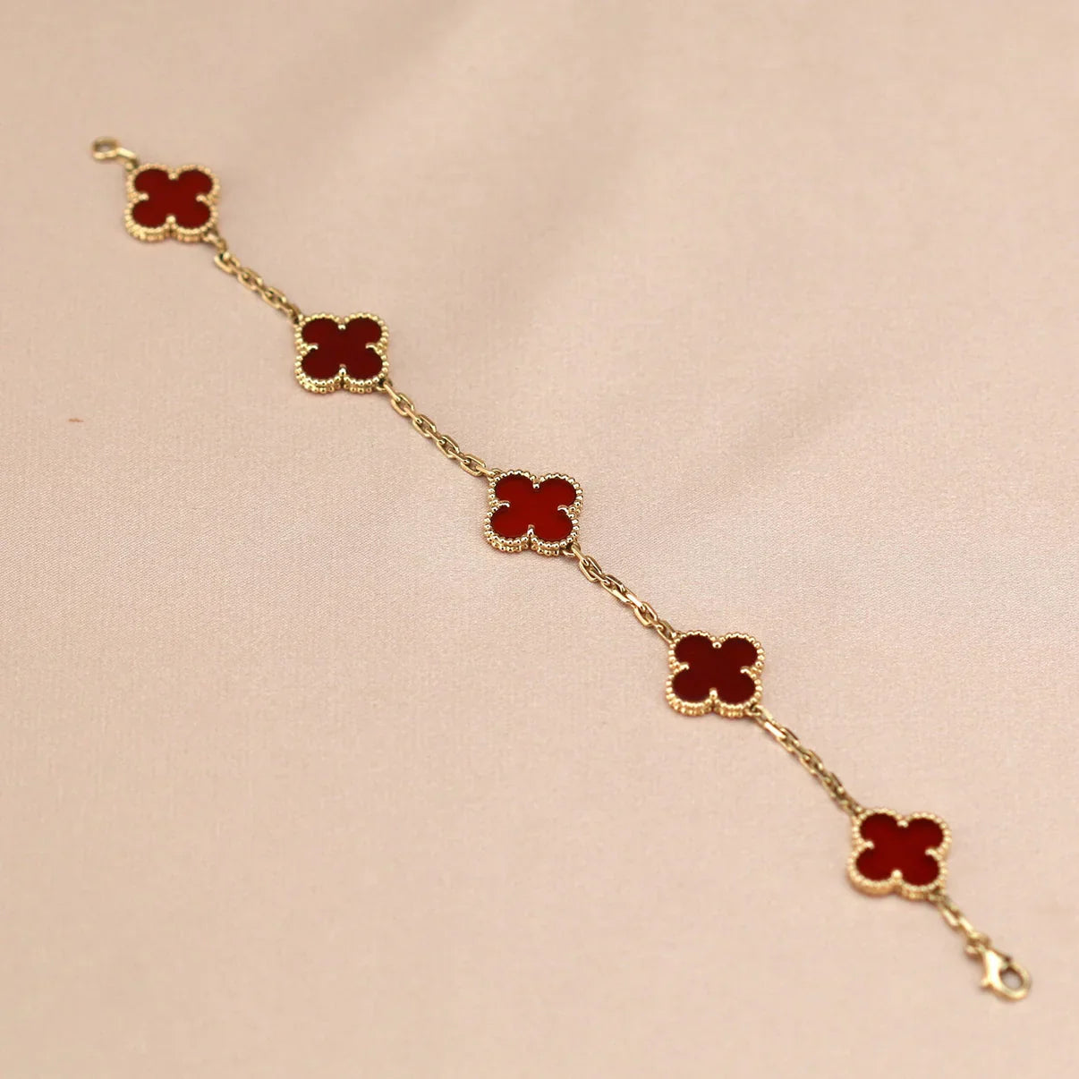[AuraEcho] CLOVER 5 MOTIF RED CORNELIAN BRACELET COLLECTION