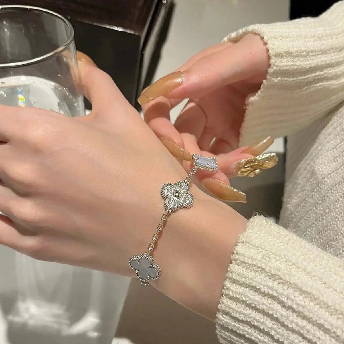 [AuraEcho] CLOVER 5 MOTIF PURPLE CHALCEDONY BRACELET COLLECTION