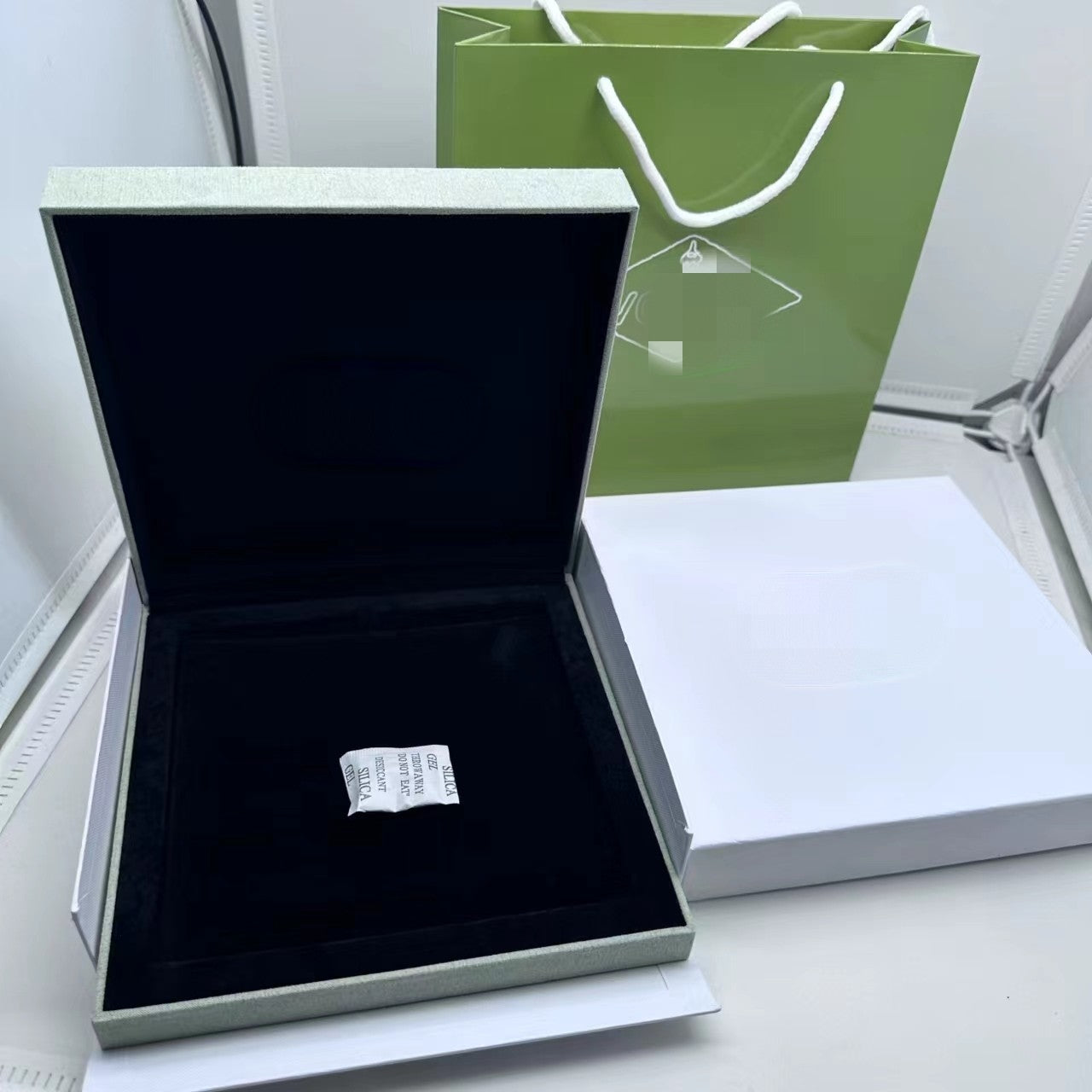 [AuraEcho] VA CLOVER BOX GIFT BAG