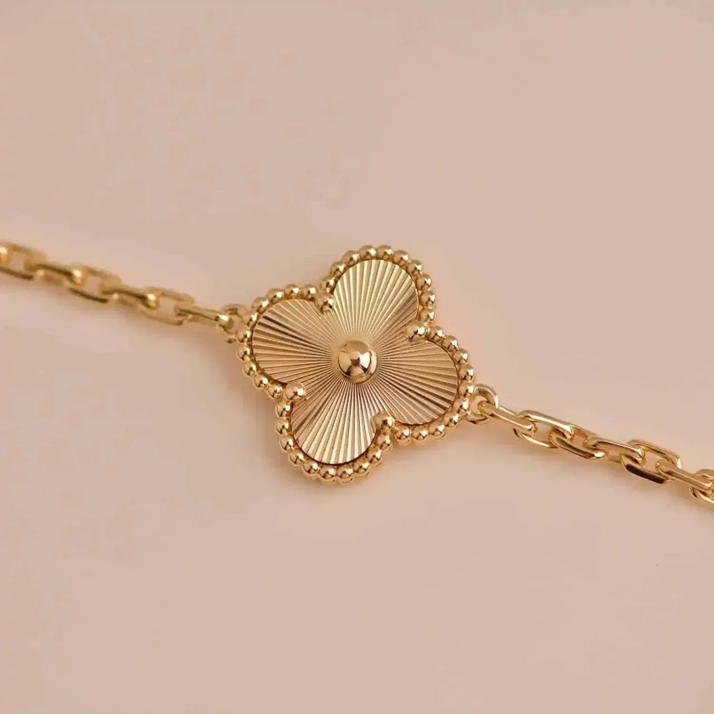[AuraEcho] CLOVER 5 MOTIF LASER BRACELET COLLECTION