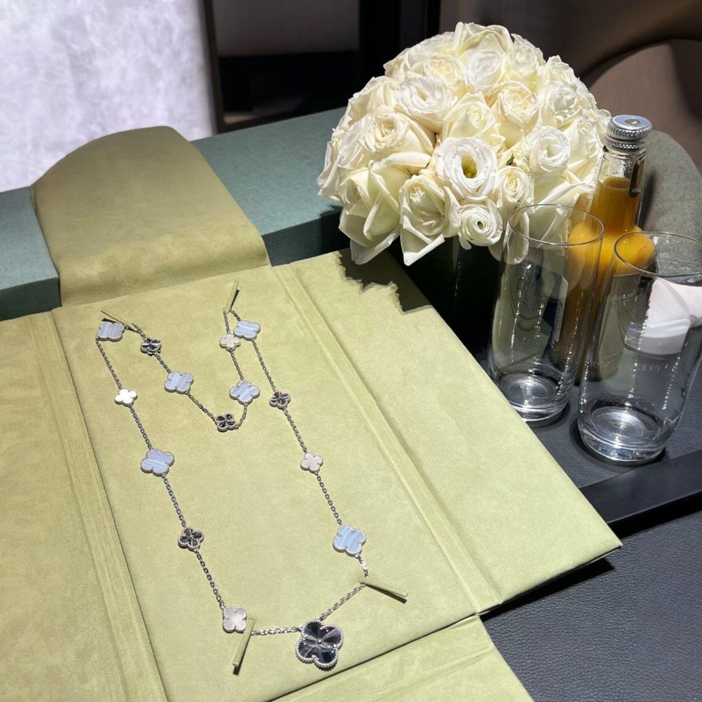 [AuraEcho]DETACHABLE CLOVER 15(11+4) FLOWER SILVER NECKLACE SET